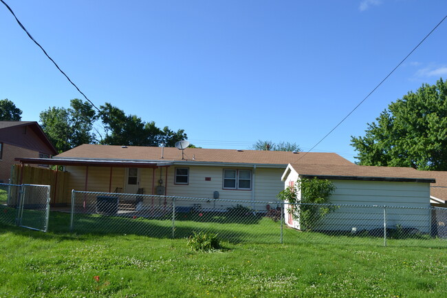 Building Photo - Remodeled 3-4 Br, 2 Bath Ranch style home, fenced in yard, garage, patio, full basement