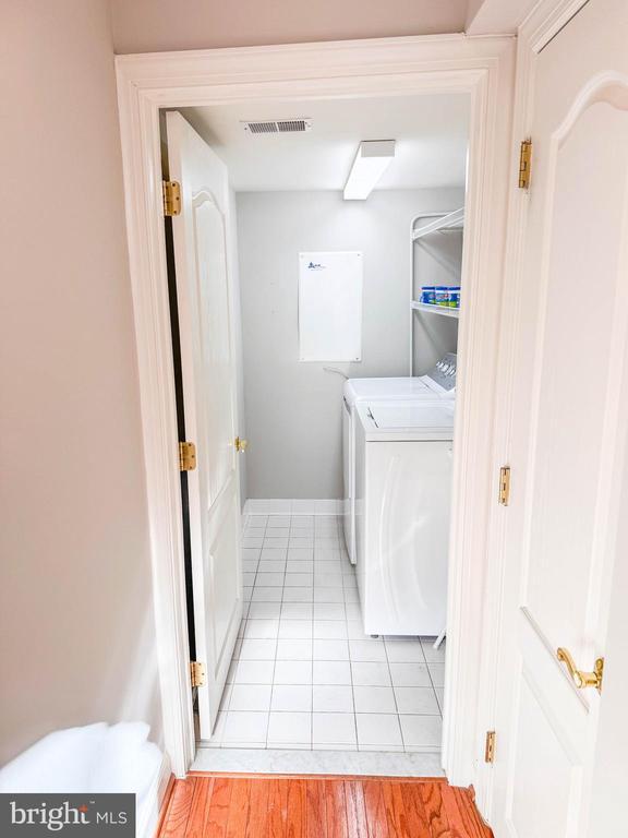 Building Photo - 7761 Legere Ct