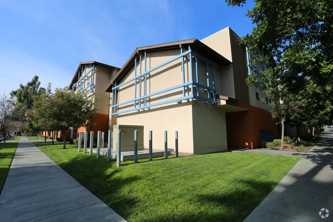 Building Photo - El Centro Loretto Apartments