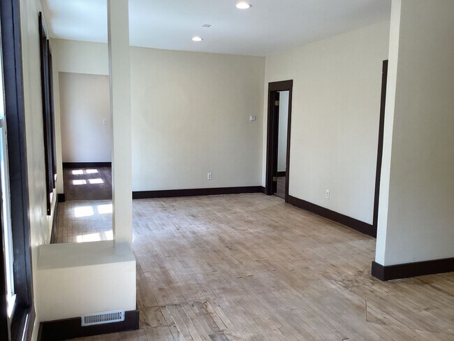 Building Photo - 1219-21 N 33rd St