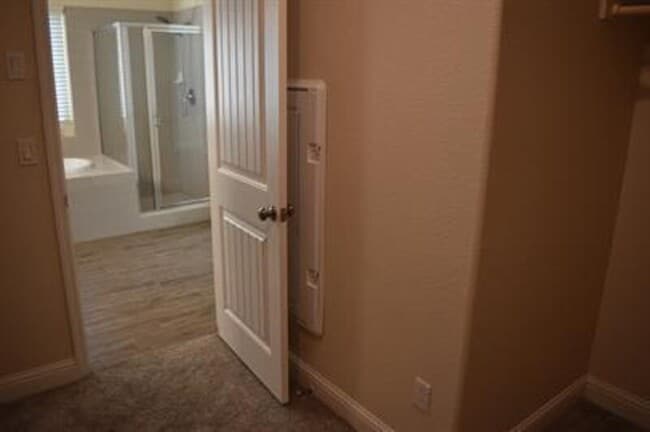 Building Photo - 2430 Quesada Dr