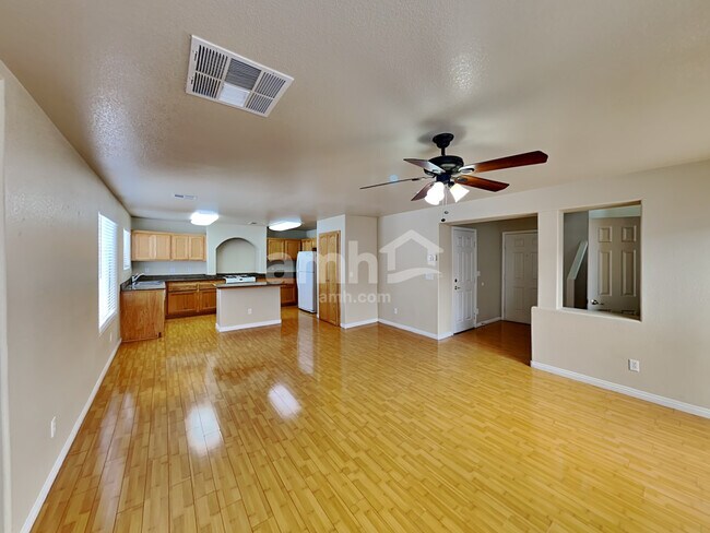 Building Photo - 7300 Vinca Rd