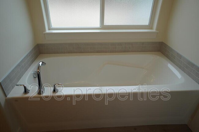 Building Photo - 10236 W Achillea St