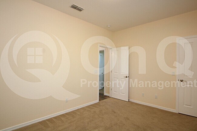 Building Photo - 1465 E Ibis St