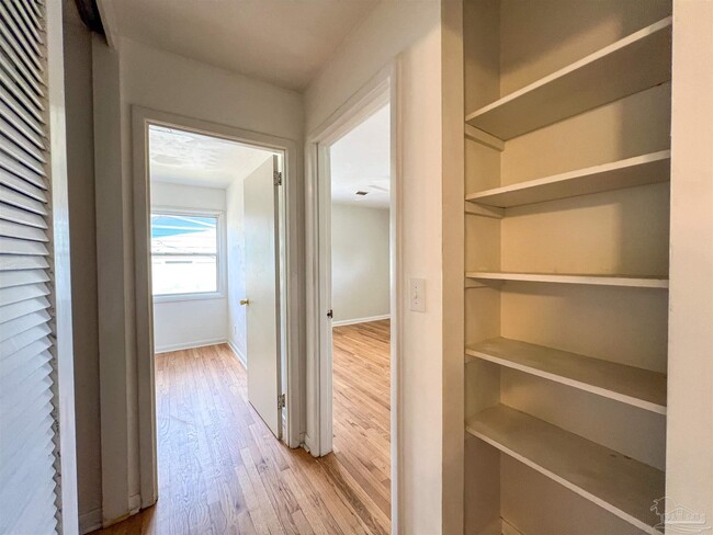 Building Photo - 3631 Forest Glen Dr
