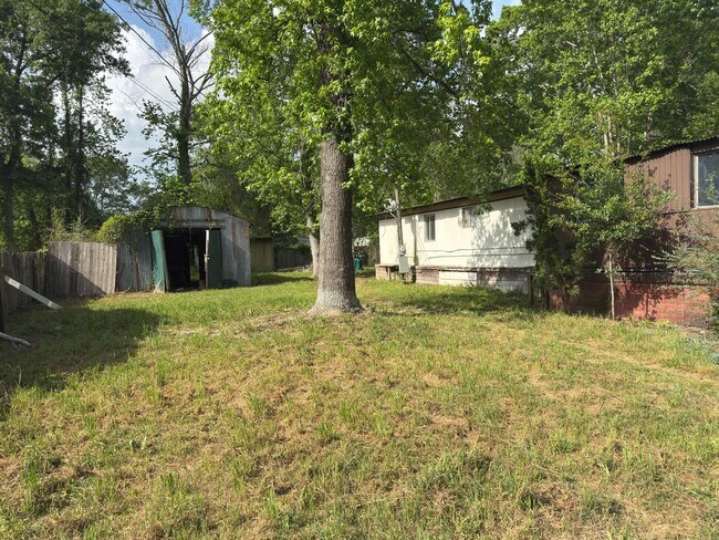 Building Photo - 109 Birchwood Dr