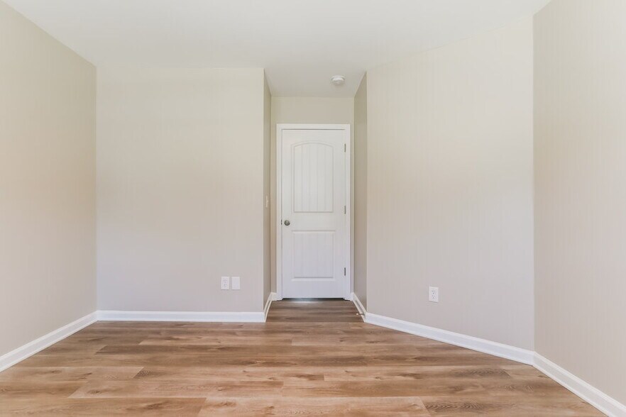 Building Photo - 987 Grenier Terrace NE