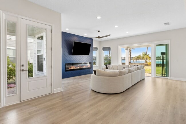 Building Photo - 401 Marquesa Cir