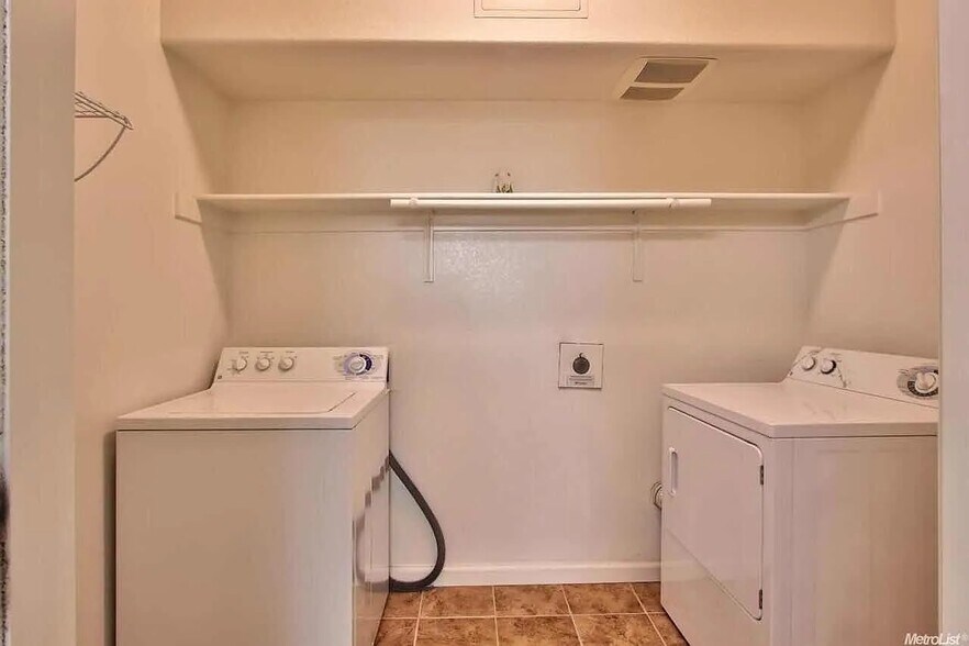 Building Photo - 9621 Coney Island Cir