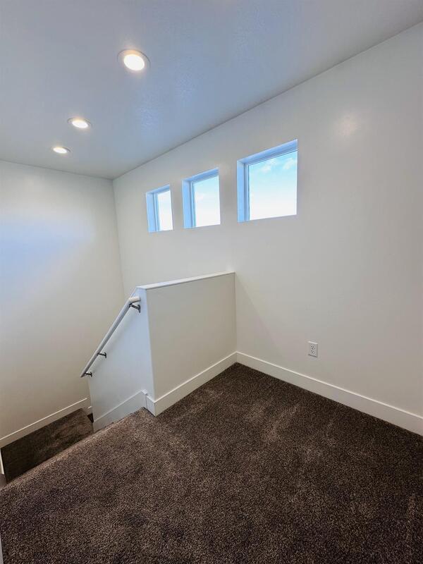 Building Photo - 16031 N 6000 W