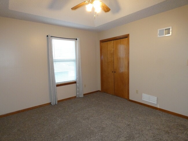 Building Photo - 405 Woodland Ave
