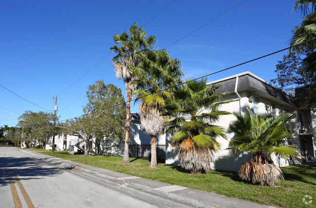 Building Photo - Jones Walker Palm Gardens