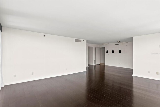 Building Photo - 3301 Bayshore Blvd