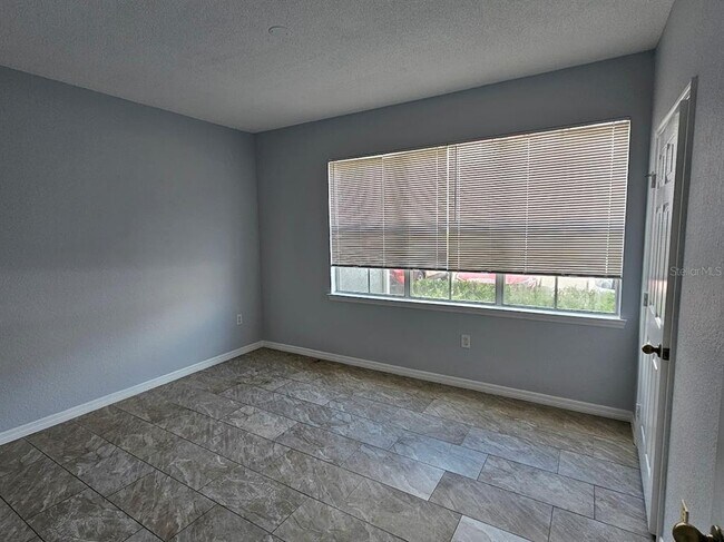 Building Photo - 18001 Richmond Pl Dr