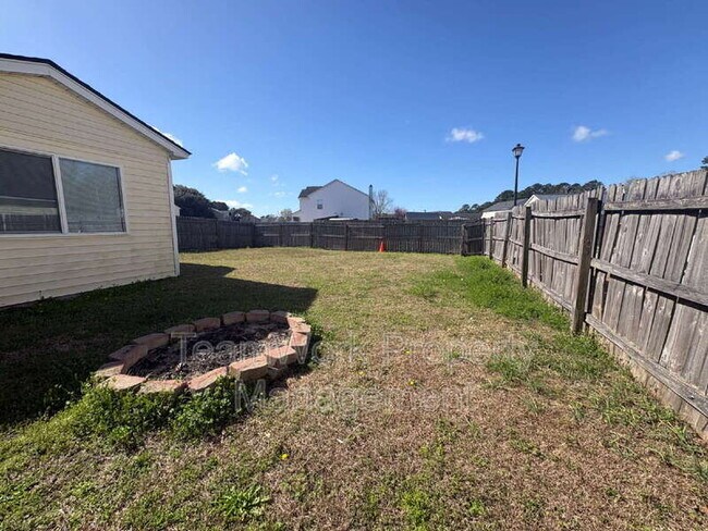 Building Photo - 1335 Pinyon Pine Dr