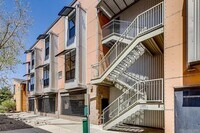 Building Photo - Top Level One Bedroom Condo in Rhino