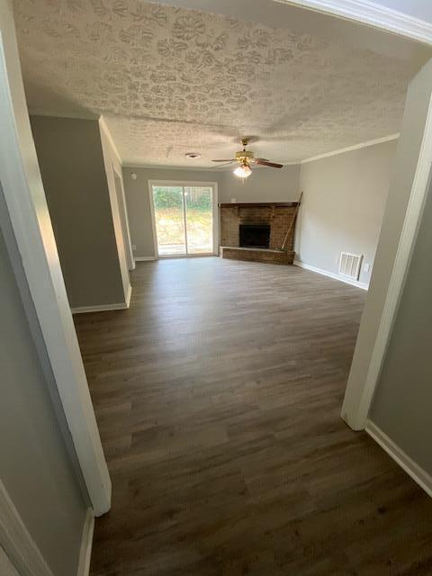 Building Photo - 3209 Mirror Lake Dr