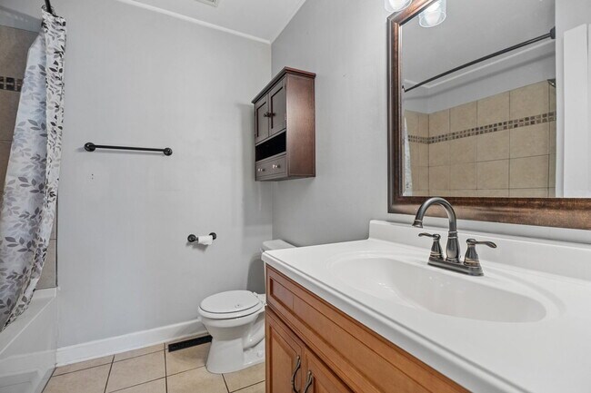 Building Photo - 8323 Outpost Cir