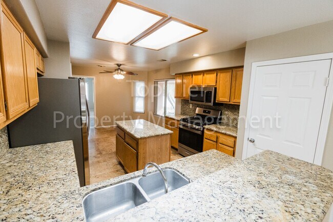 Building Photo - Beautiful 4 bed / 2 bath / 1,708 sqft Single Story Home in Rio Vista community of Oceanside