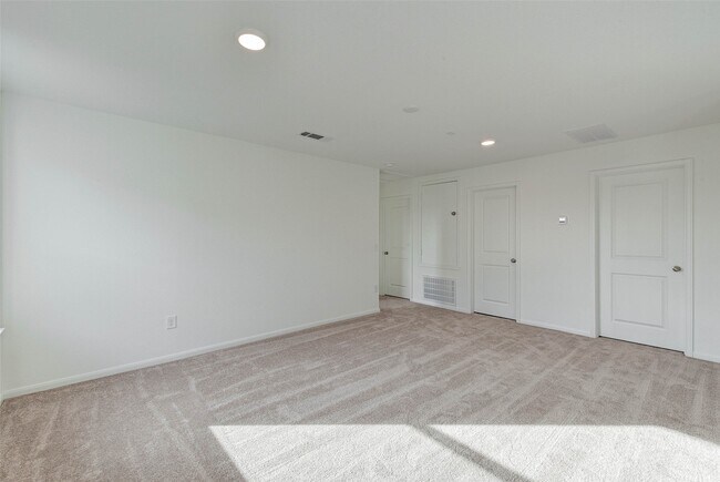 Building Photo - 25821 Hedgerow Dr