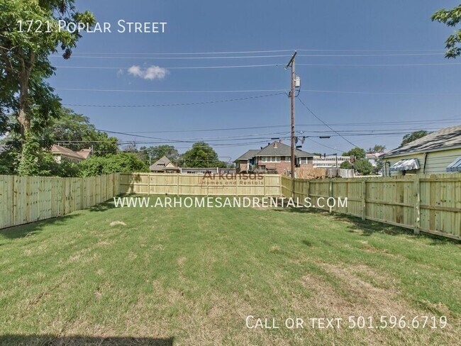 Building Photo - 1721 N Poplar St