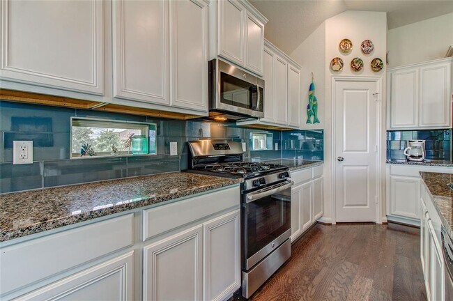 Building Photo - 117 Star Jasmine Cove