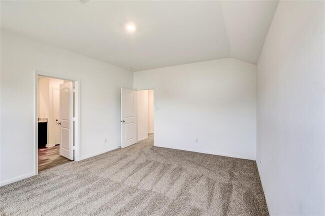 Building Photo - 117 Fairfax Ln