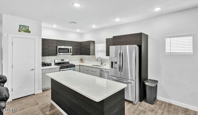 Building Photo - 992 Stamfordham Dr