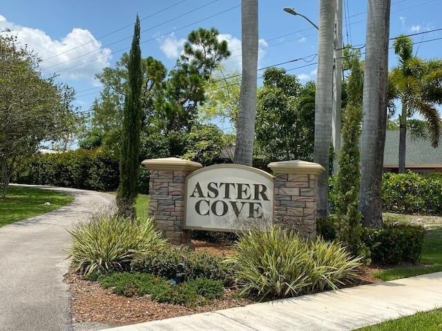 Building Photo - 969 Meadow Ave