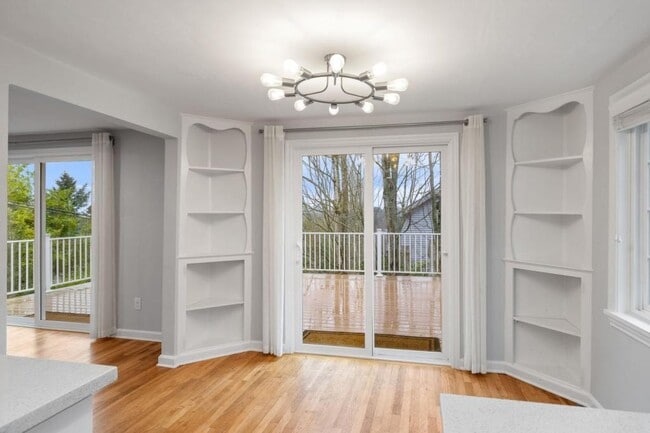 Building Photo - 1703 NE 91st St