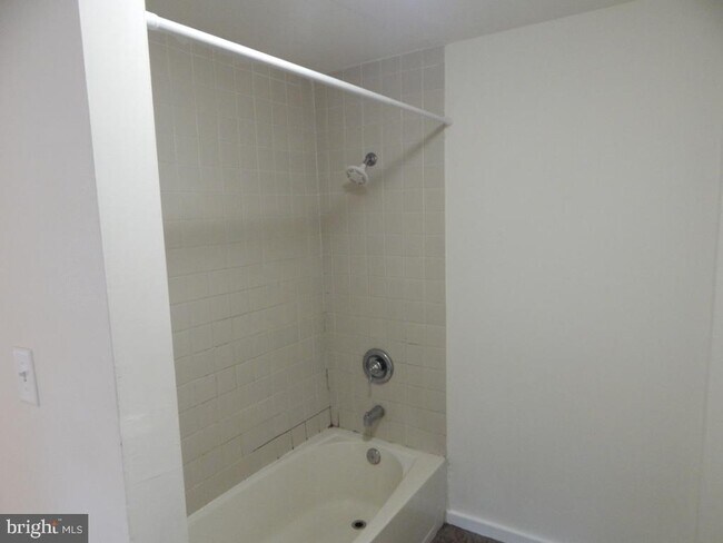 Building Photo - 133 Mill St