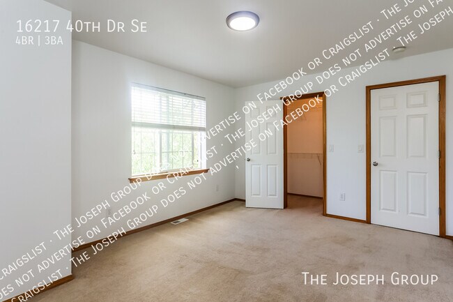 Building Photo - 16217 40th Dr SE