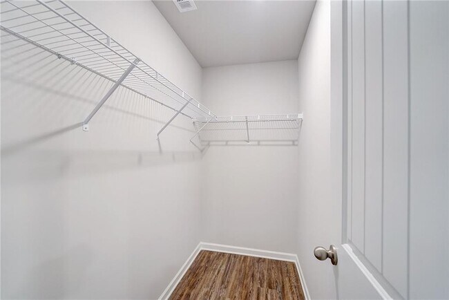 Building Photo - 224 Turner Ln
