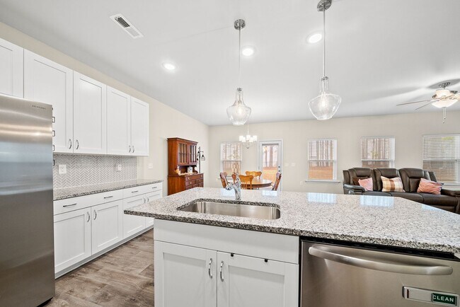 Building Photo - BEAUTIFUL HOME IN LILLINGTON AWAITS YOU!