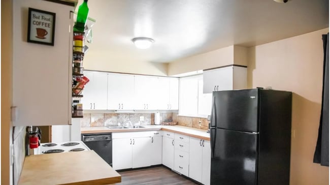 Building Photo - 1609 N Plateau Ave