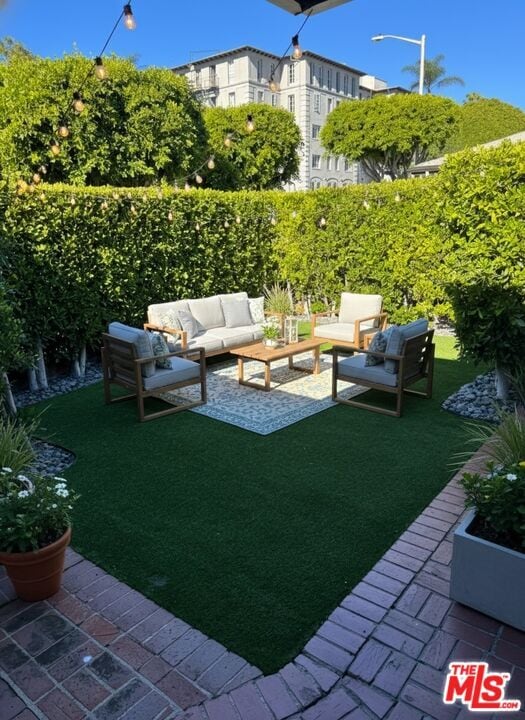 Building Photo - 1122 N Crescent Heights Blvd