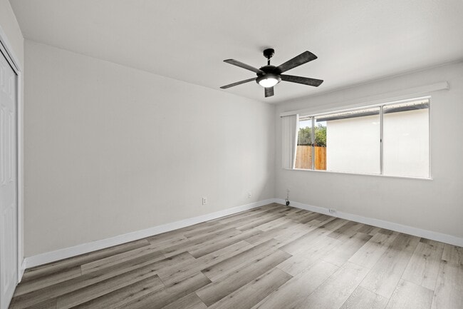 Building Photo - 5528 Dorothy Dr