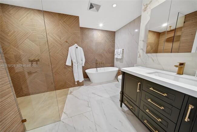 Building Photo - 4312 NE 22nd Ave