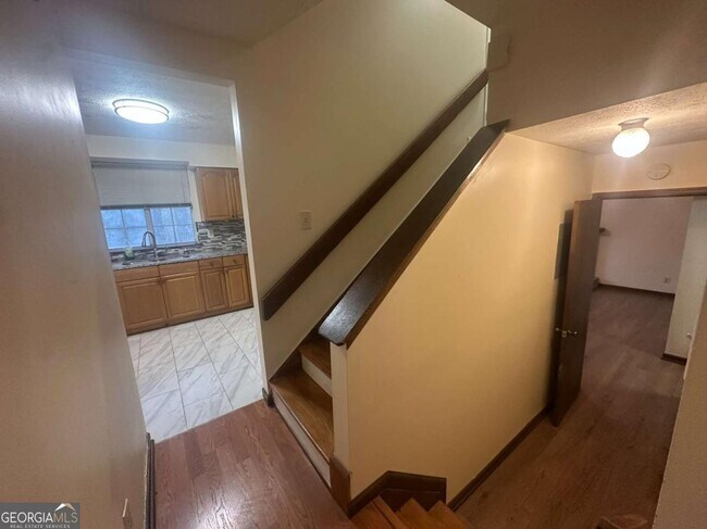 Building Photo - 313 Ridge Trail