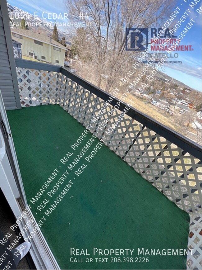 Building Photo - 1094 E Cedar-#4