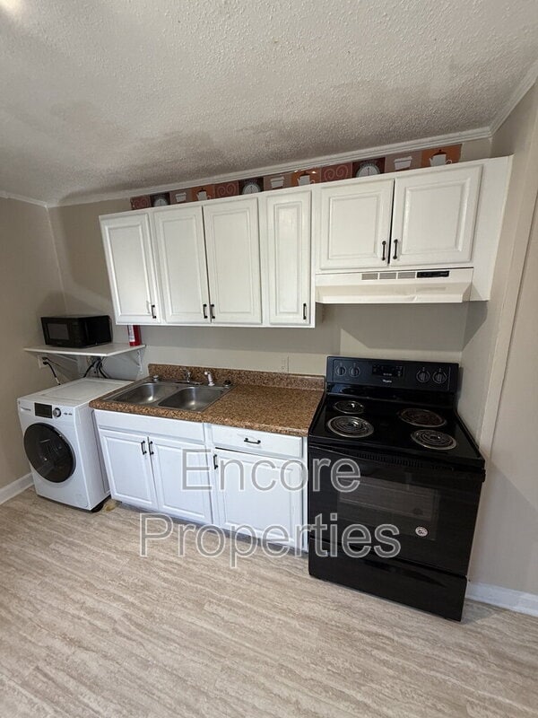 Building Photo - 402 Shaw St