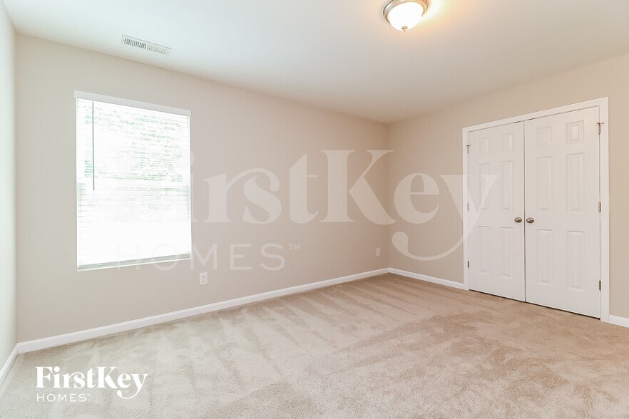 Building Photo - 6328 Bunker Hill Dr