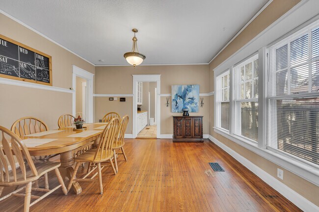 Building Photo - 118 Cottage Ave