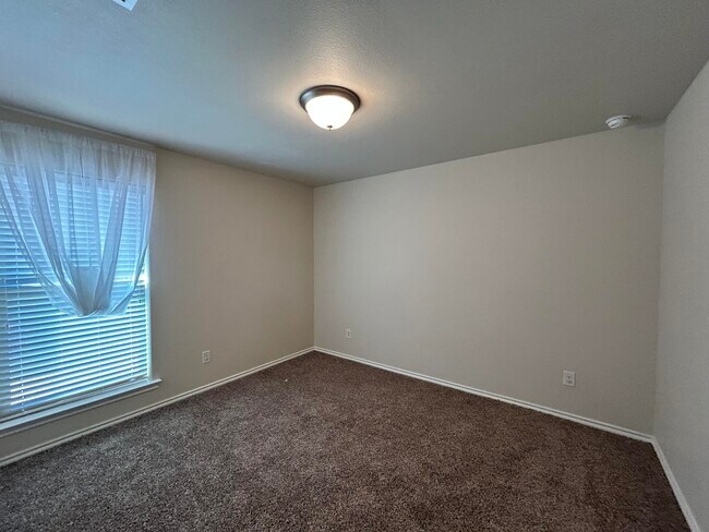 Building Photo - 7424 104th St