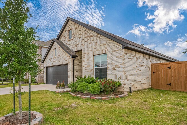 Building Photo - 200 Catalina Cove Dr