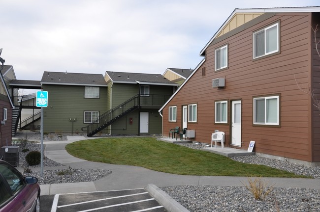 Primary Photo - Sagebrush Apartments - Buttercreek
