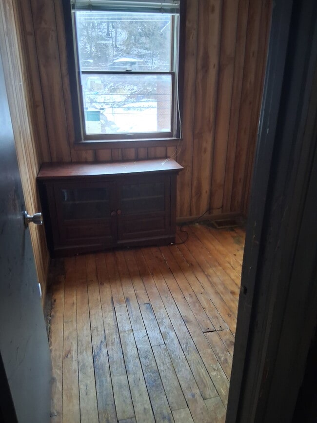 Building Photo - 212 29th St