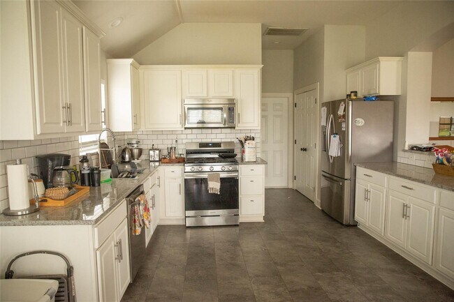 Building Photo - 2309 Tallgrass Cir