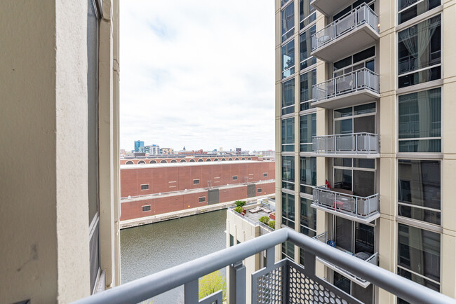 Building Photo - 700 N Larrabee St
