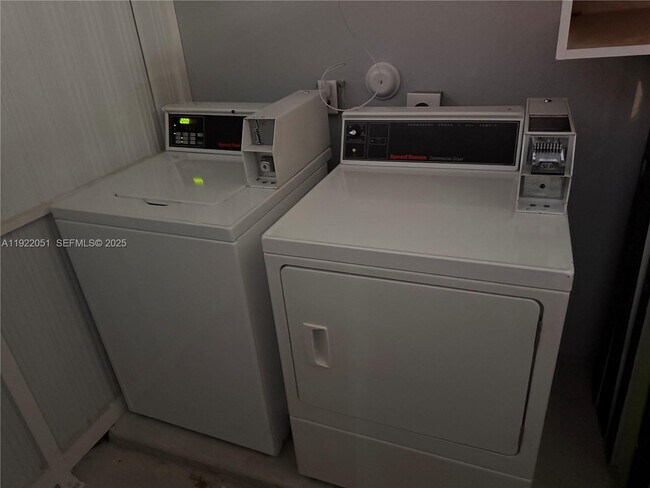 Building Photo - 2353 SW 11th Terrace